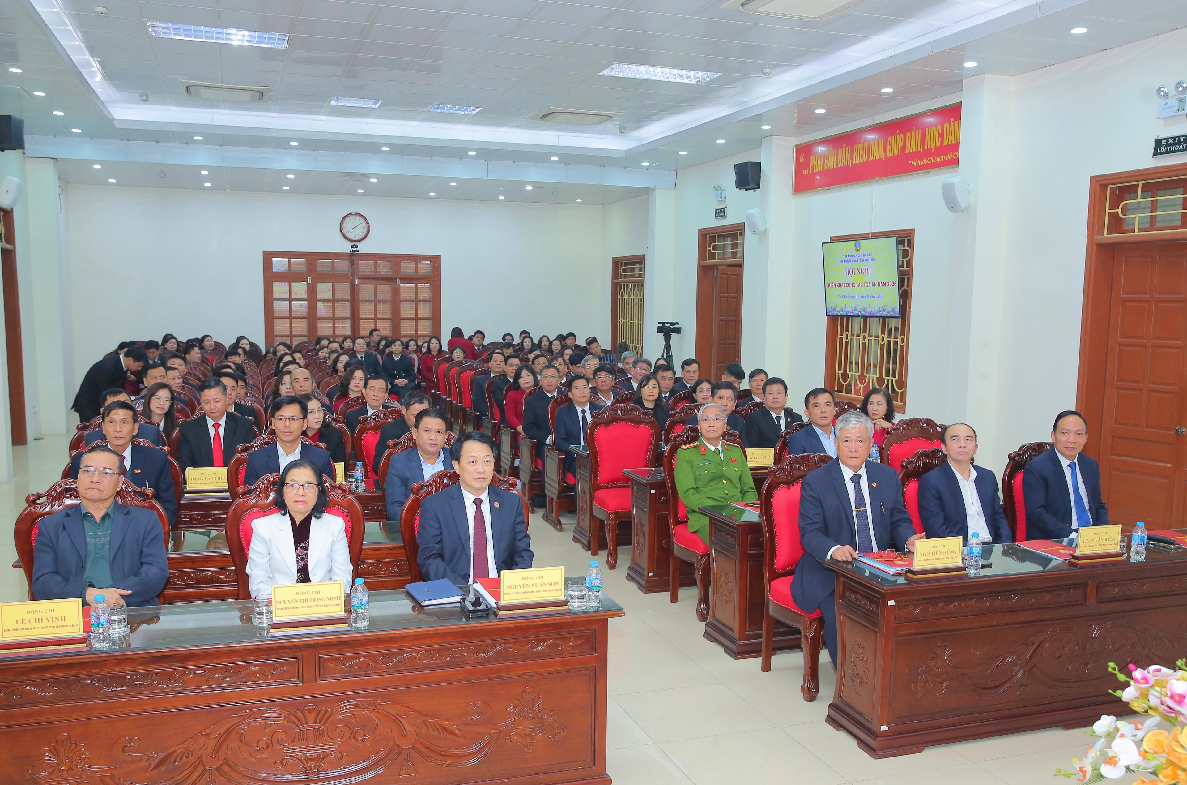 Các đại biểu dự hội nghị.