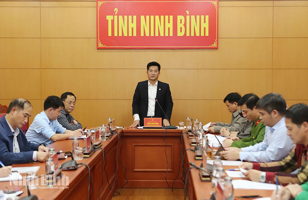 Đồng chí Phó Chủ tịch UBND tỉnh Trần Anh Dũng chủ trì hội nghị trực tuyến về công tác phòng, chống bệnh Dịch tả lợn Châu Phi trên địa bàn tỉnh (ngày 5/12/2025). Ảnh: Mạnh Hùng