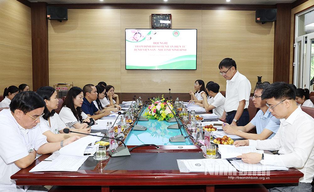 Các đại biểu dự hội nghị.