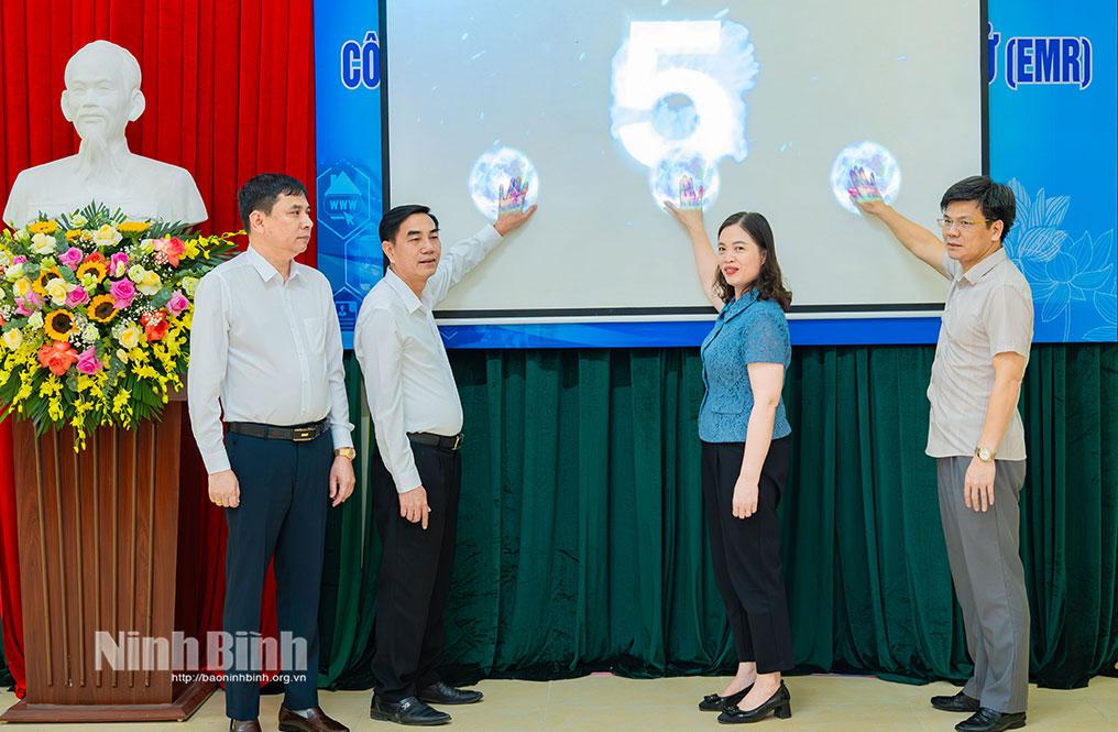 Công bố triển khai Hồ sơ bệnh án điện tử (EMR) tại Bệnh viện Đa khoa Nho Quan.