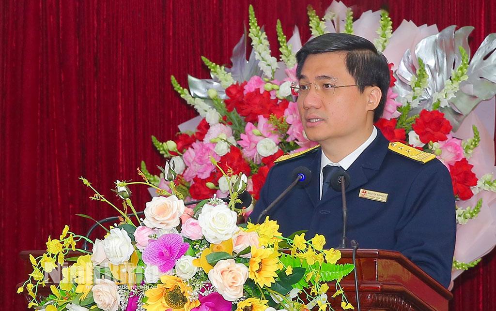 Lãnh đạo ngành Thuế tỉnh phát biểu tại hội nghị.