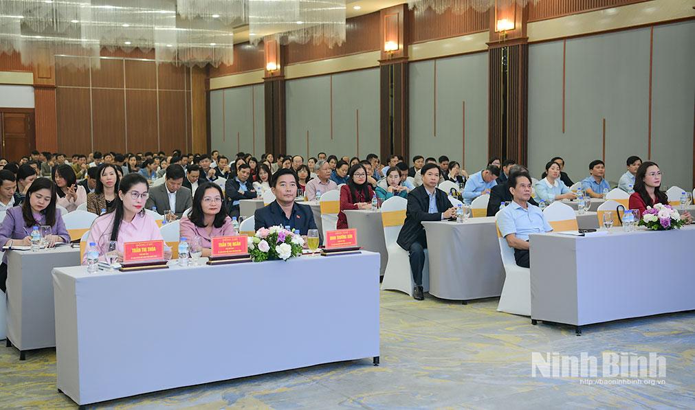 Quang cảnh hội nghị.