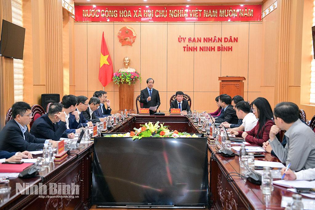 Quang cảnh buổi làm việc.