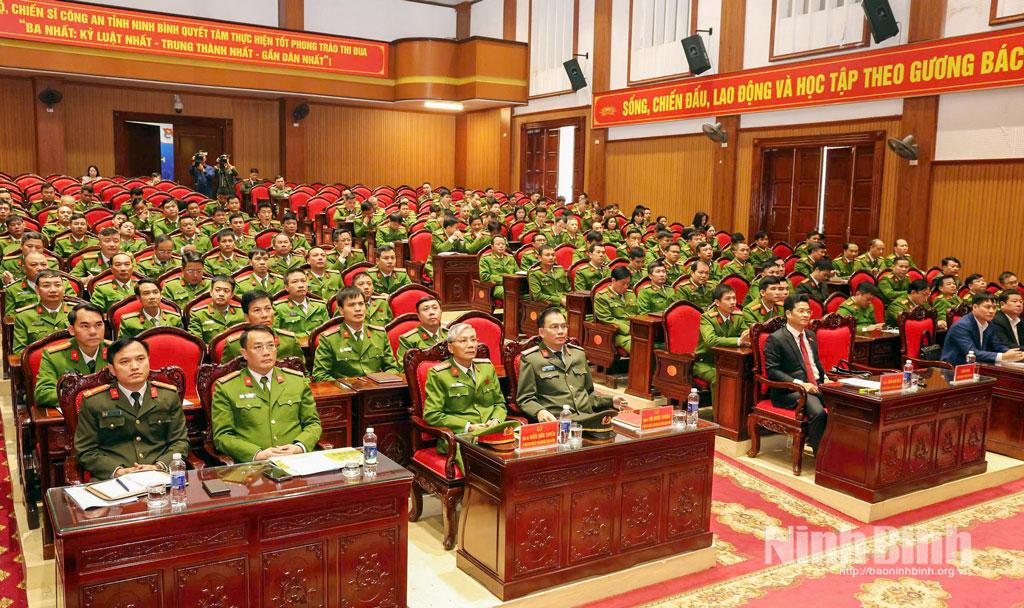 Các đại biểu dự hội nghị.