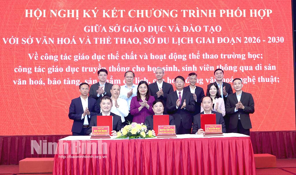 Lãnh đạo Sở Giáo dục và Đào tạo, Sở Văn hóa và Thể thao, Sở Du lịch ký kết Chương trình phối hợp giai đoạn 2026-2030.