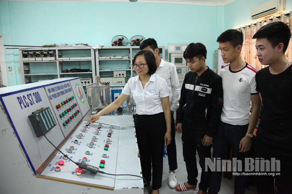 Trường nghề "tăng tốc" tuyển sinh