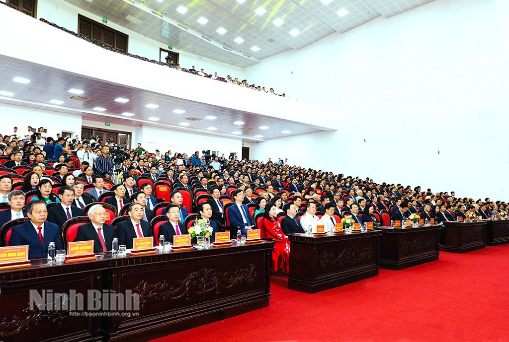 Các đại biểu dự Lễ công bố.