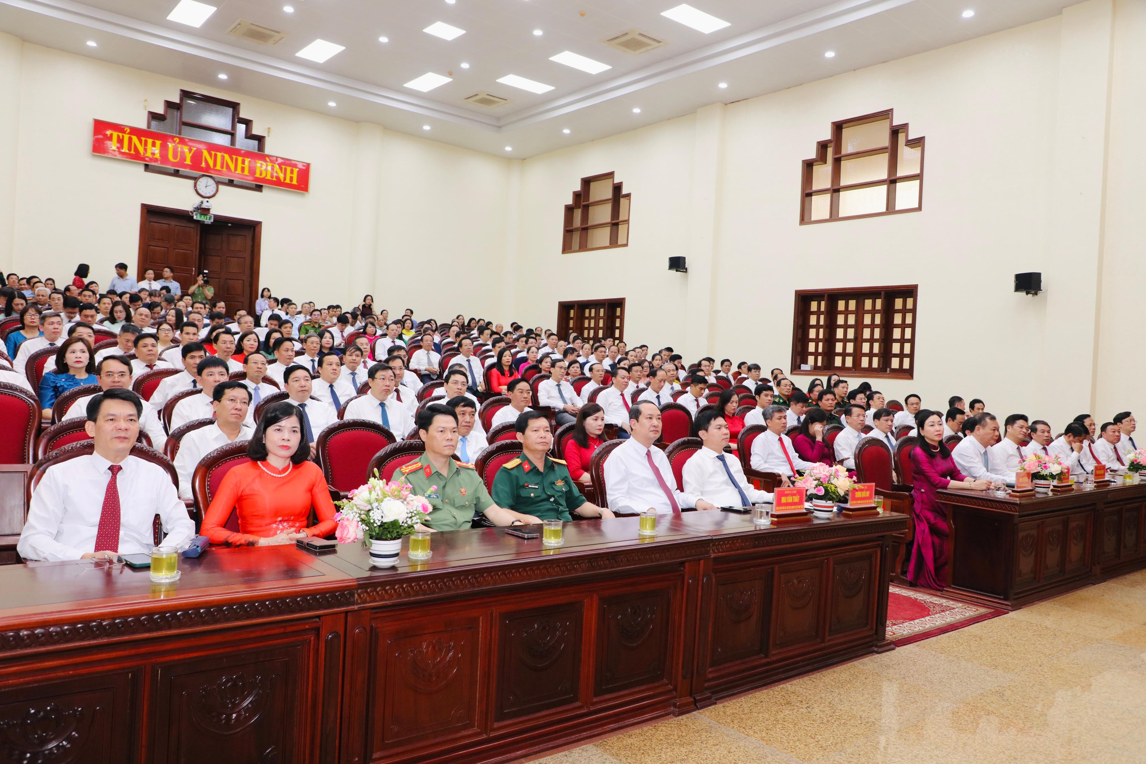 Các đại biểu dự Hội nghị.