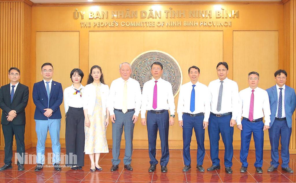 Đồng chí Trần Song Tùng, Ủy viên Ban Thường vụ Tỉnh ủy, Phó Chủ tịch Thường trực UBND tỉnh tiếp xã giao Tập đoàn Xây dựng Thái Bình Dương.