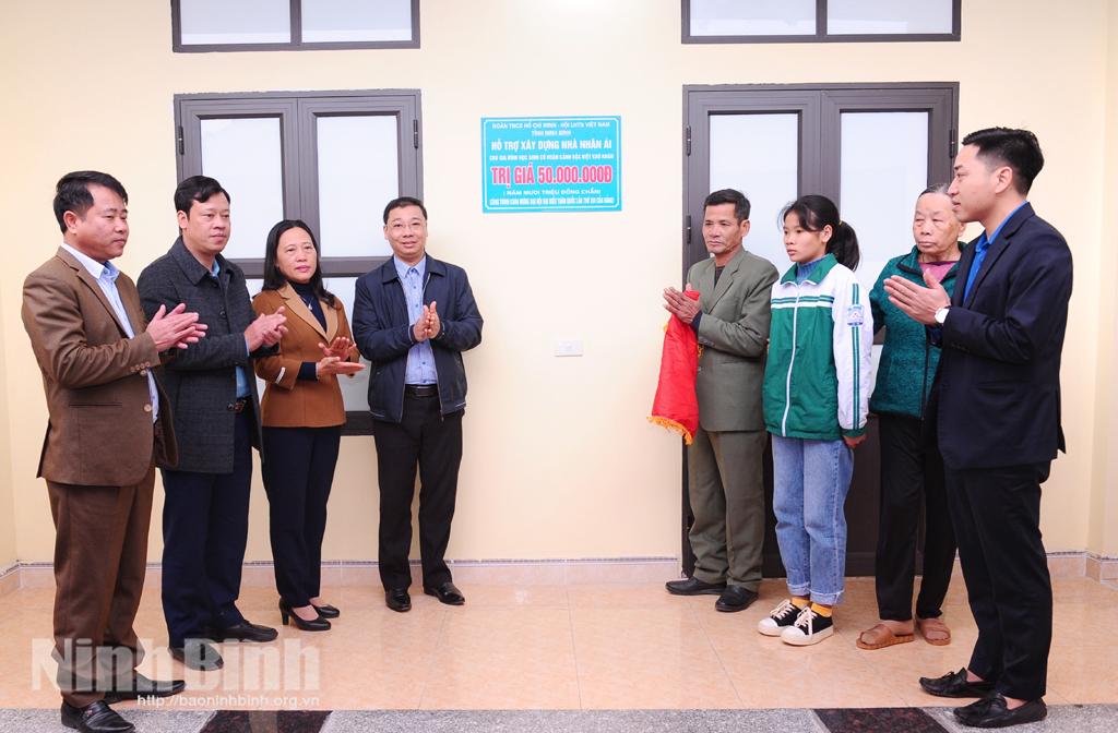 Khánh thành "Nhà nhân ái" cho học sinh có hoàn cảnh khó khăn