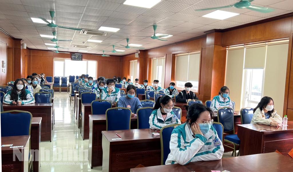 Trường THPT chuyên Lương Văn Tụy: Nâng cao chất lượng dạy và học tiếng Anh theo chuẩn quốc tế