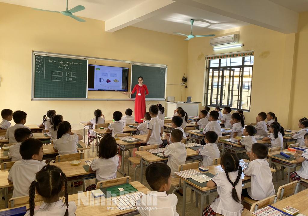 Quan tâm đầu tư cơ sở vật chất, góp phần nâng cao chất lượng giáo dục