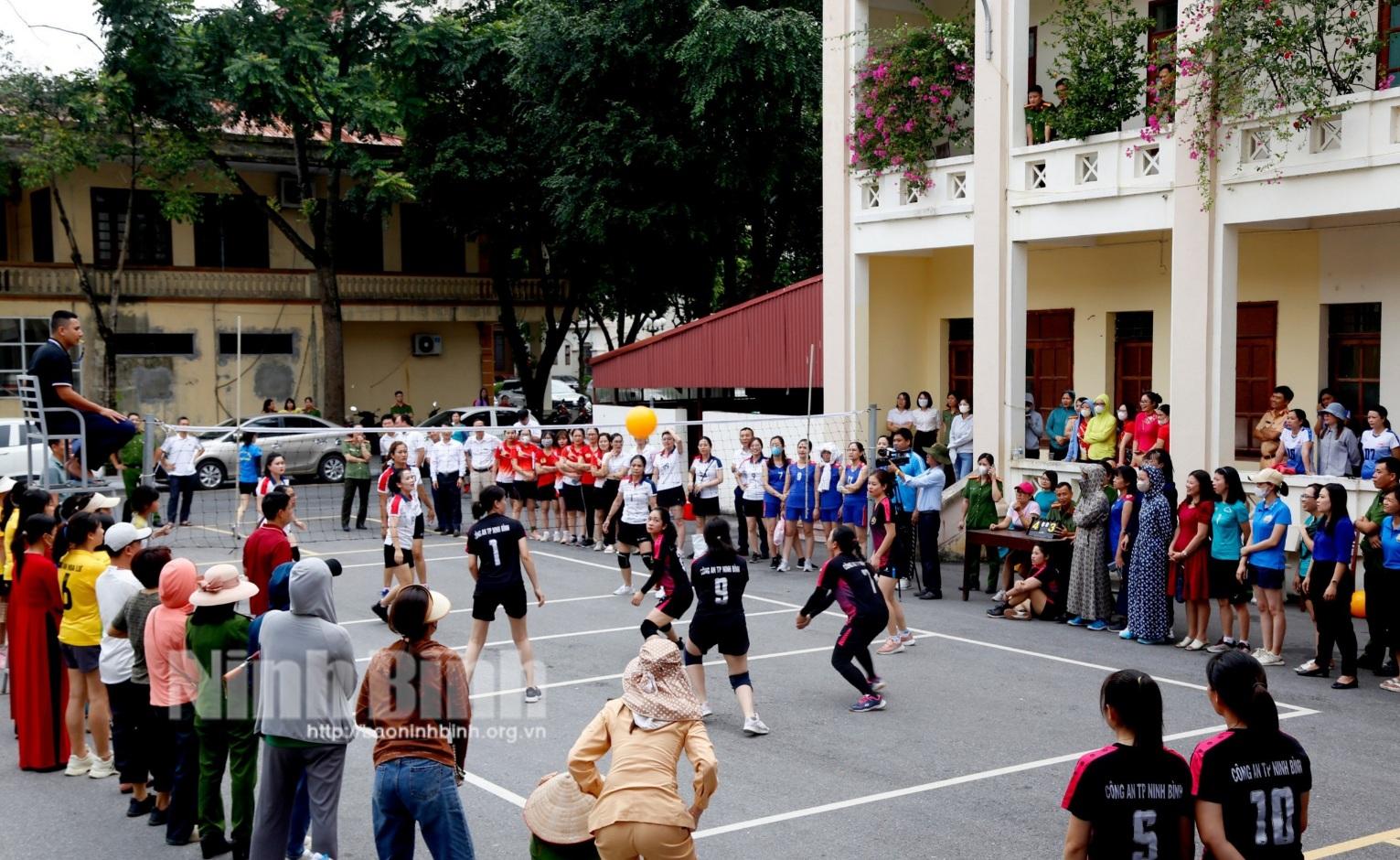 Bế mạc Giải bóng chuyền hơi nữ Công an tỉnh mở rộng năm 2023