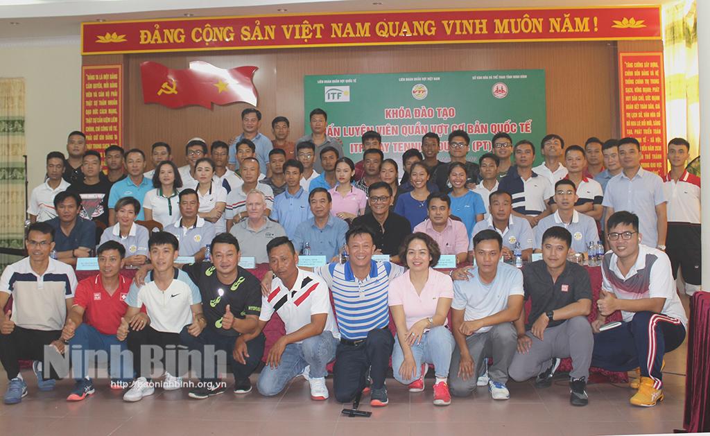 Khóa đào tạo huấn luyện viên quần vợt cơ bản quốc tế
