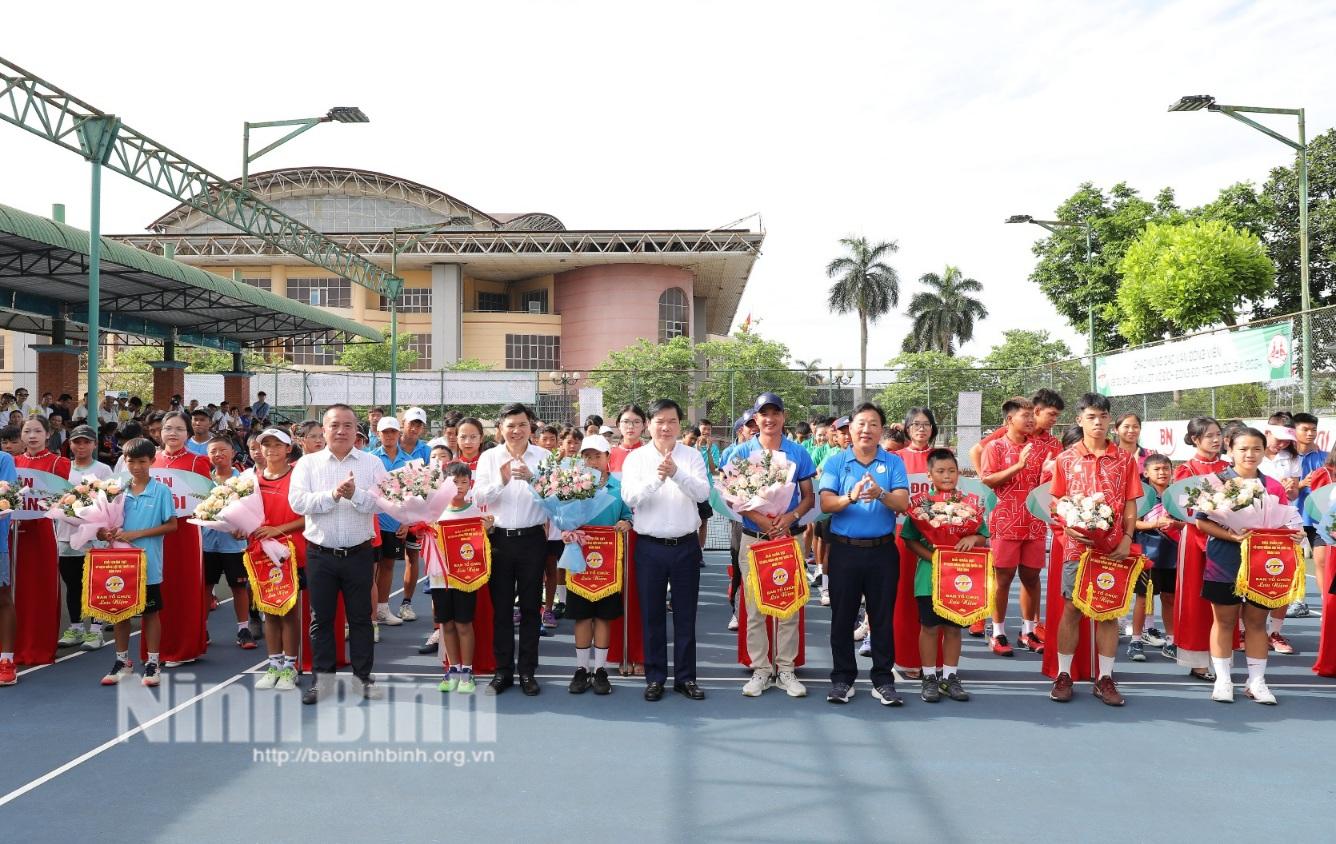 Khai mạc Giải Quần vợt vô địch đồng đội trẻ quốc gia năm 2024 tại Ninh Bình