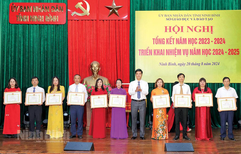 Sẵn sàng bước vào năm học mới