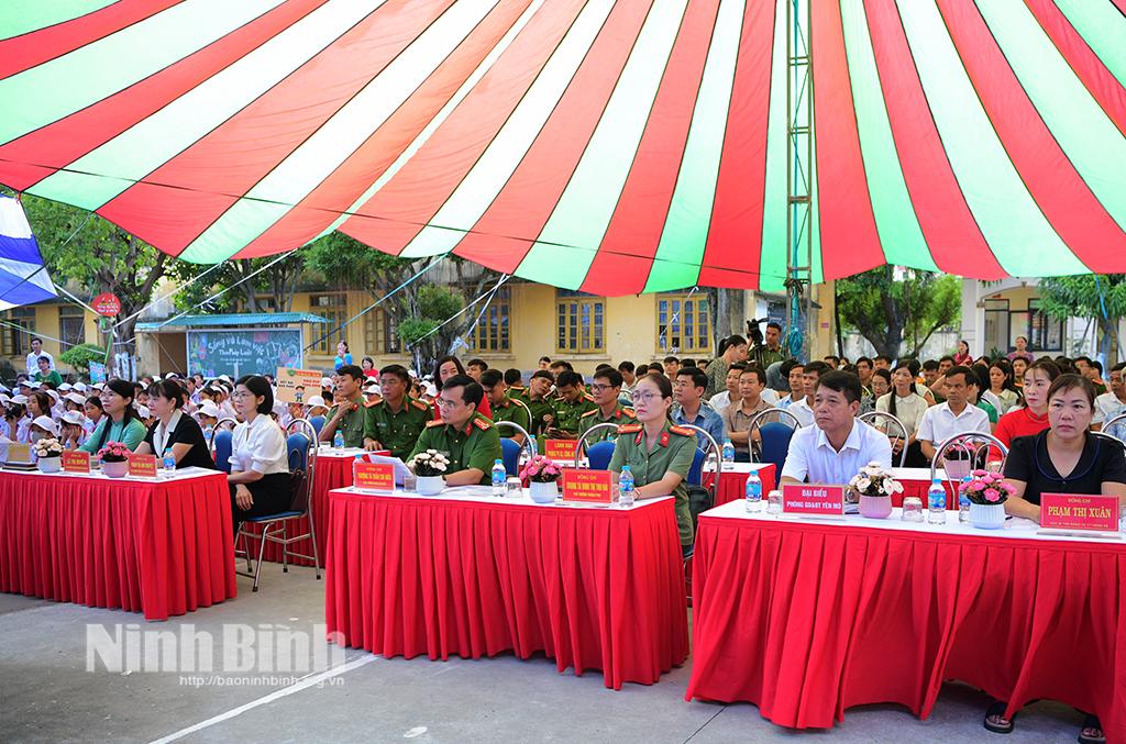 Yên Mô: Sơ kết 3 năm thực hiện mô hình "Câu lạc bộ phổ biến kiến thức pháp luật trong học sinh"